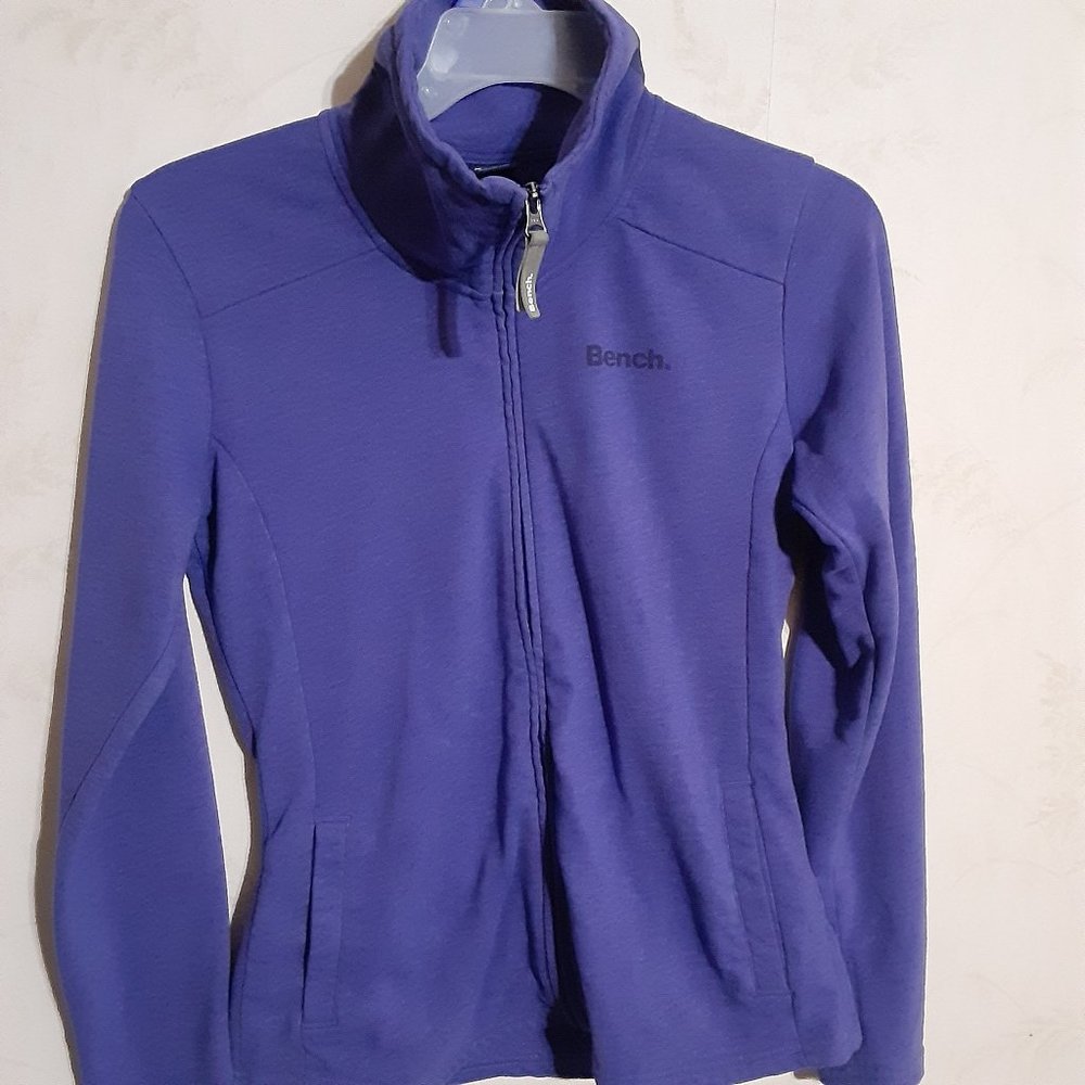 BENCH WOMEN'S FULL ZIP MOCK NECK FRENCH TERRY JACKET IN SIZE M